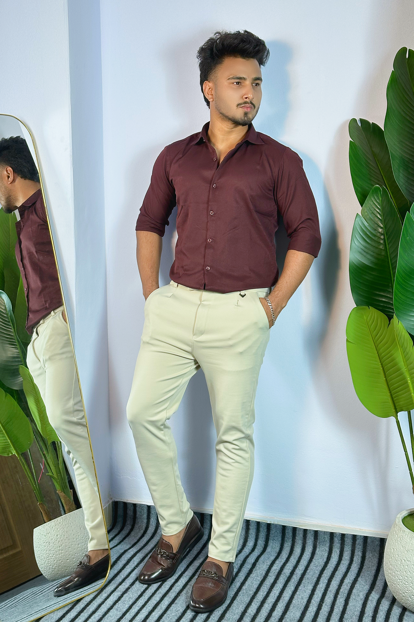 ওয়াইন শার্ট। অফহোয়াট প্যান্ট কম্বো